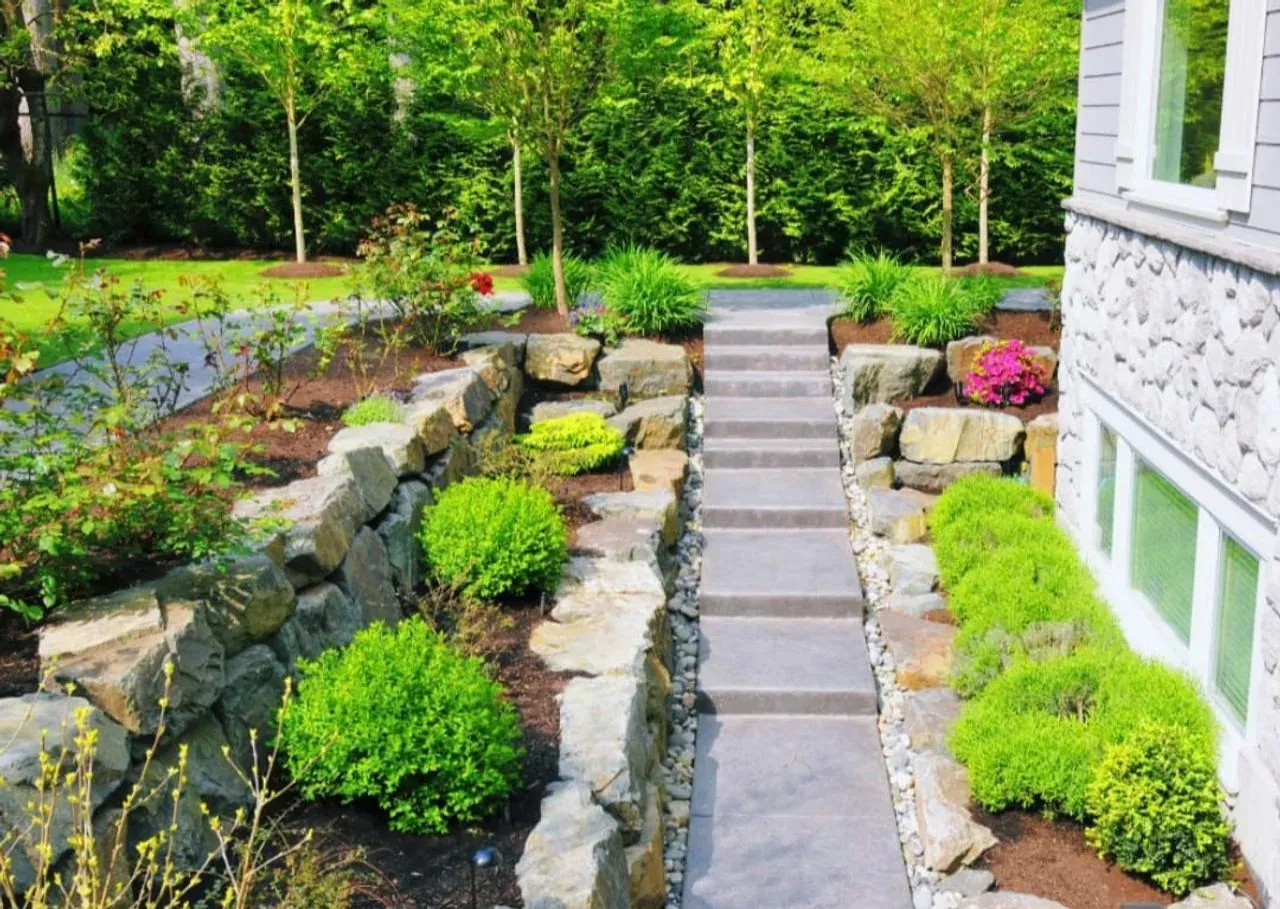 Curved Garden Walkway
